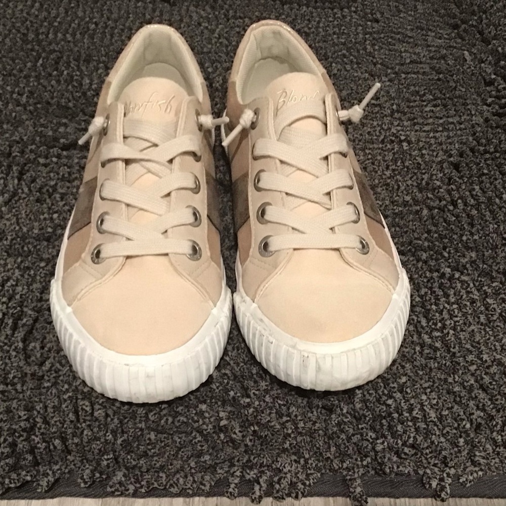 Women’s Sneakers